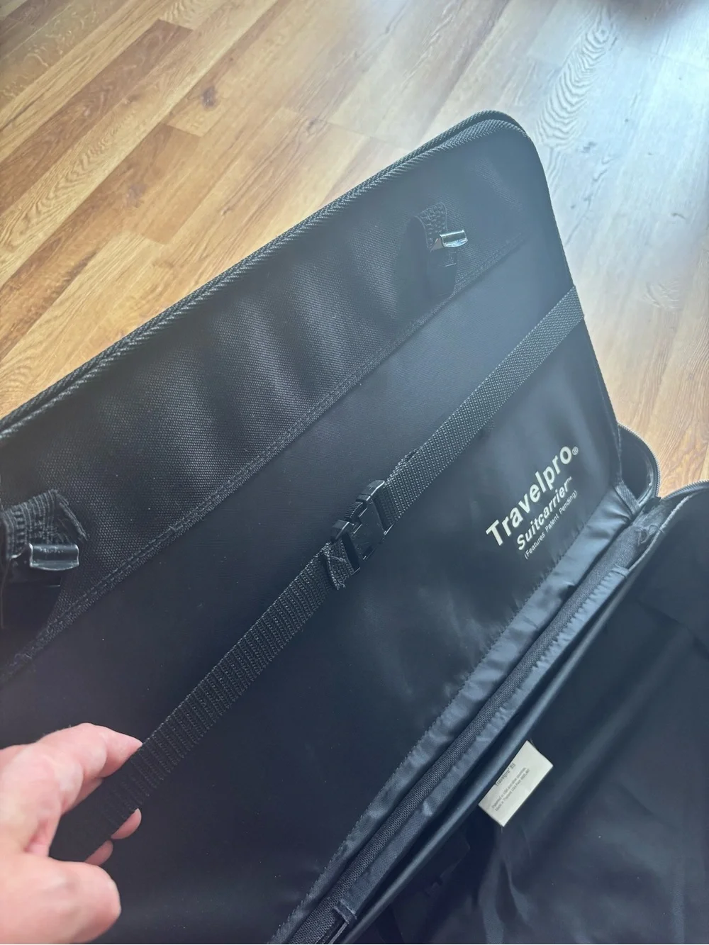 Travelpro B5 crew suitcase with rare sliding handle